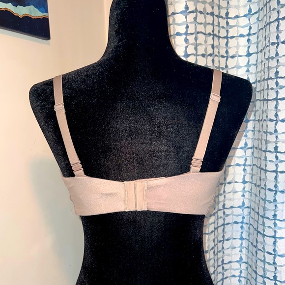 Set of 2 Victoria Secret Unlined Demi Bras - Picture 3 of 8